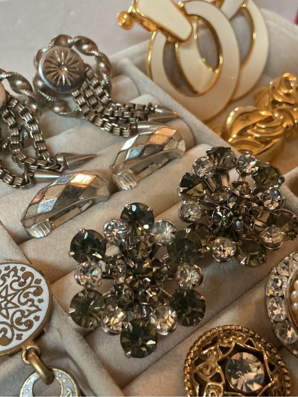 14-Piece Vintage Clip-on Earrings 4 are Trifari